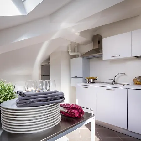 Dante - Bymyhomeincomo * Côme